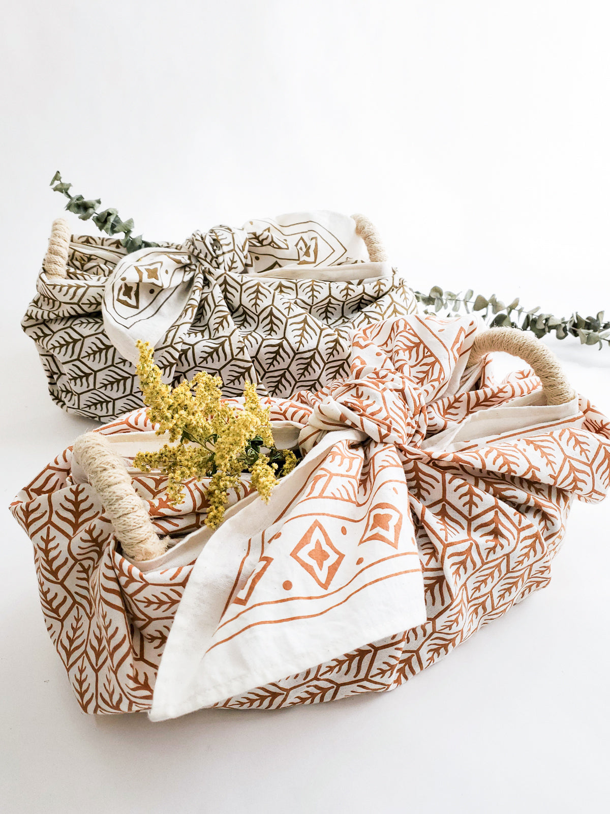 Bread Warmer & Basket Gift Set with Tea Towel - Flower | Heirloom Boulevard