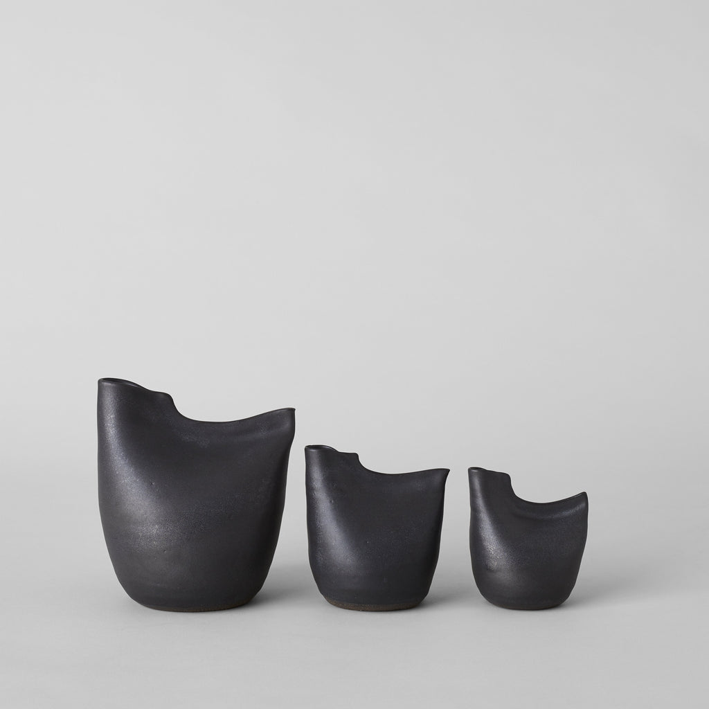 Bloomist Bird Vase, Black | Heirloom Boulevard