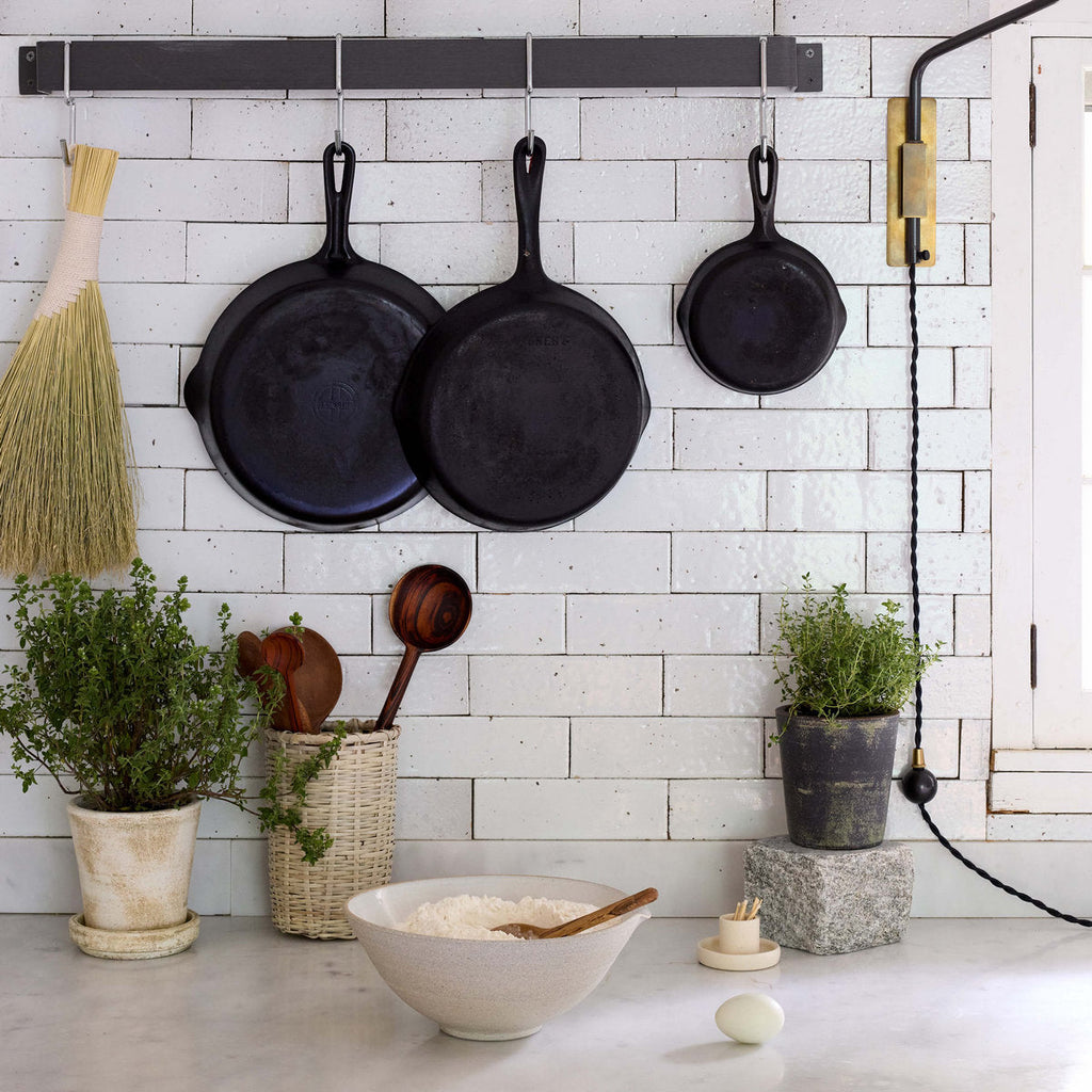 Granite Stand | Heirloom Boulevard