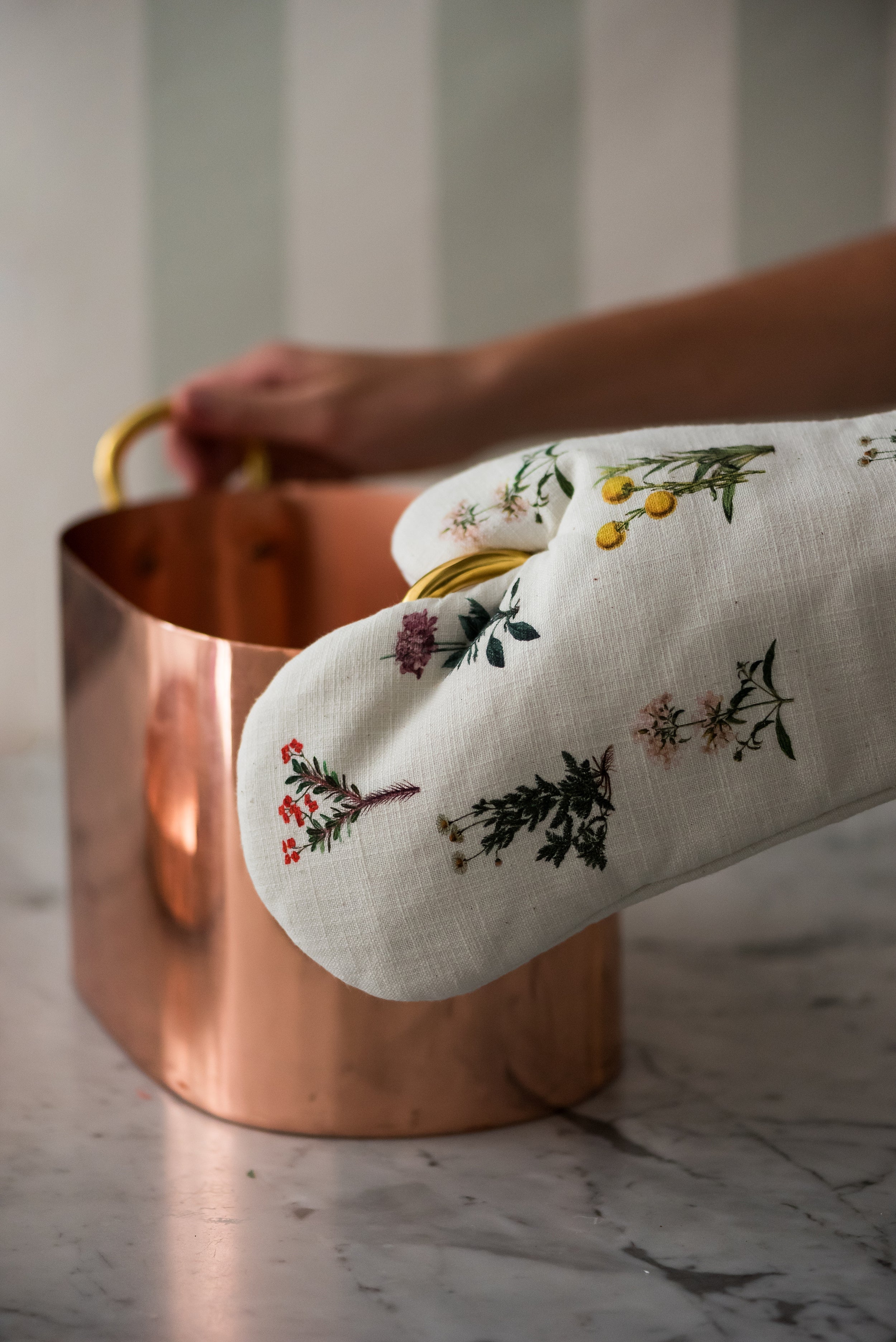 Galley & Fen Flora Oven Mitt | Heirloom Boulevard