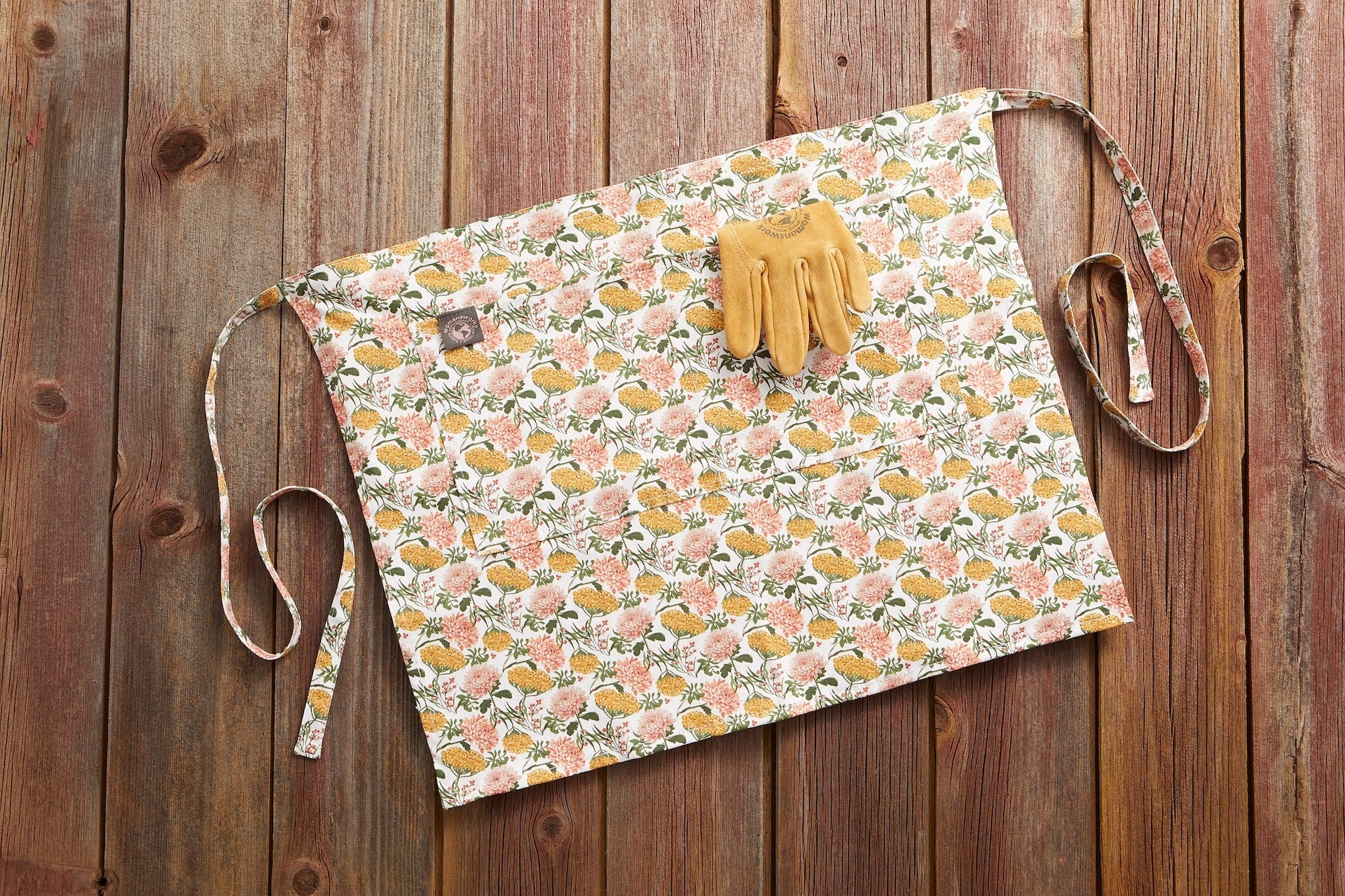 Womanswork Gardener's Half Apron White Dahlia | Heirloom Boulevard
