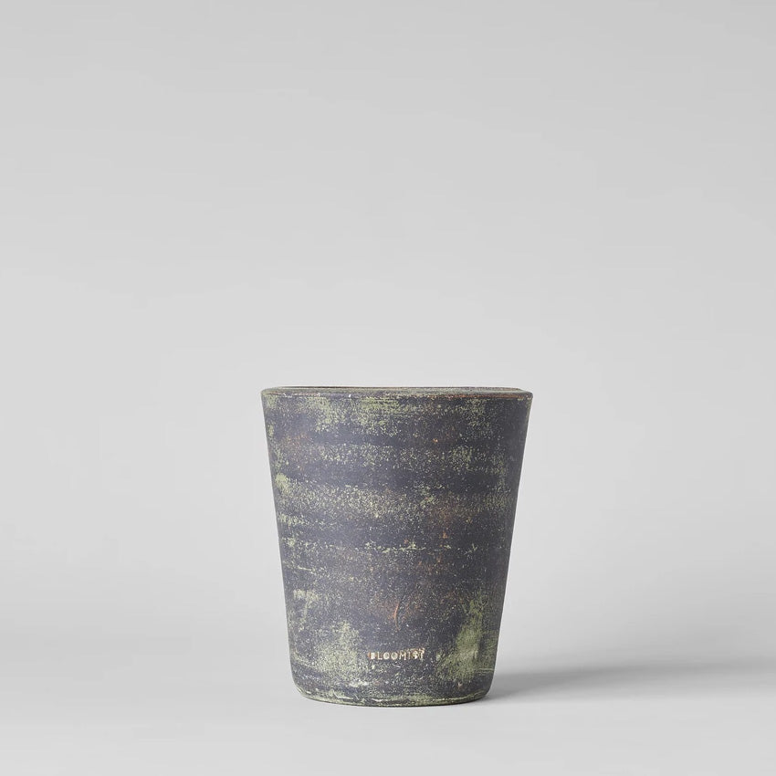 Bloomist Basic Planter, Grey Patina XXX-Large With Tray | Heirloom Boulevard