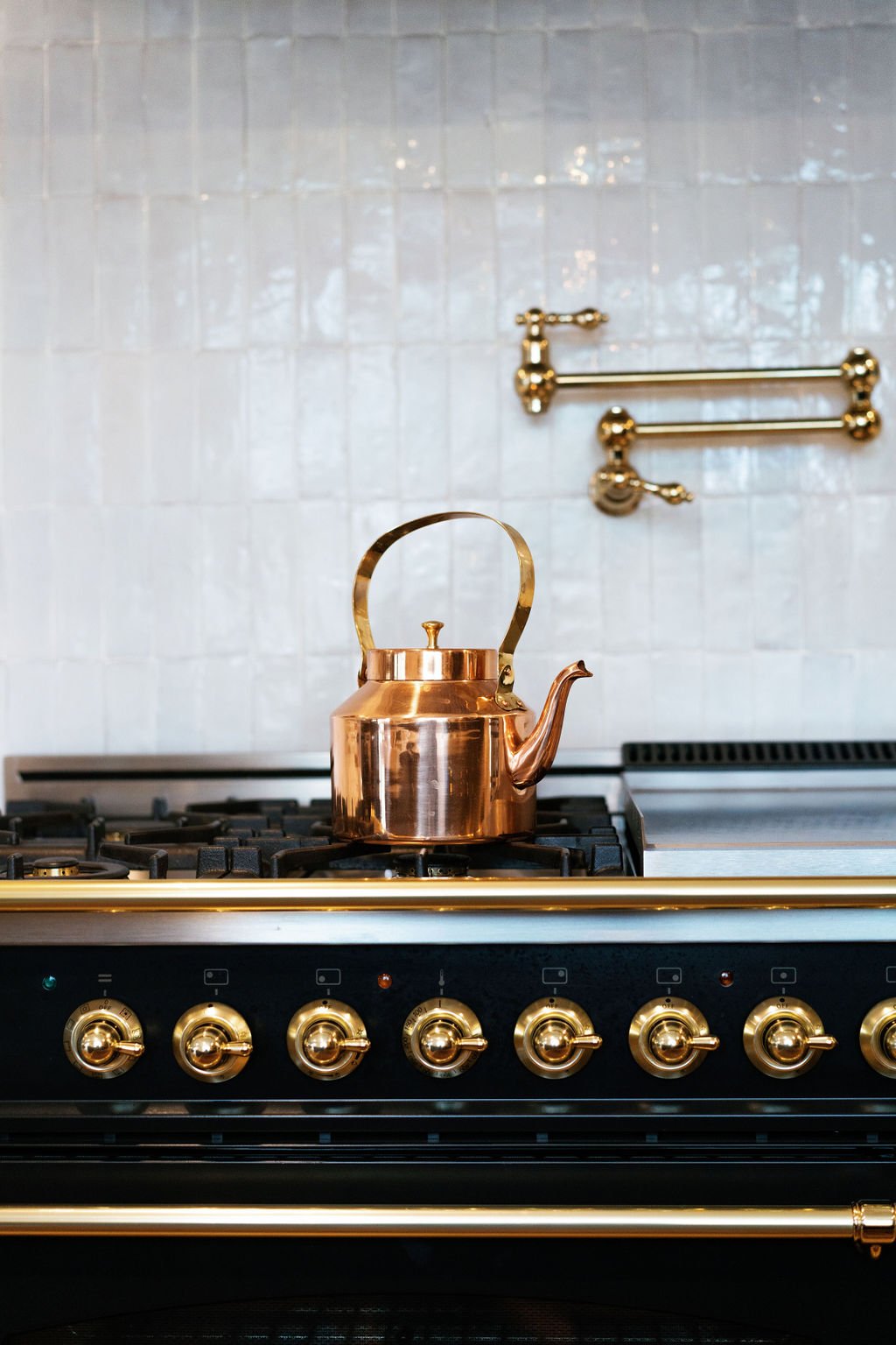 Galley & Fen English Copper Tea Kettle | Heirloom Boulevard