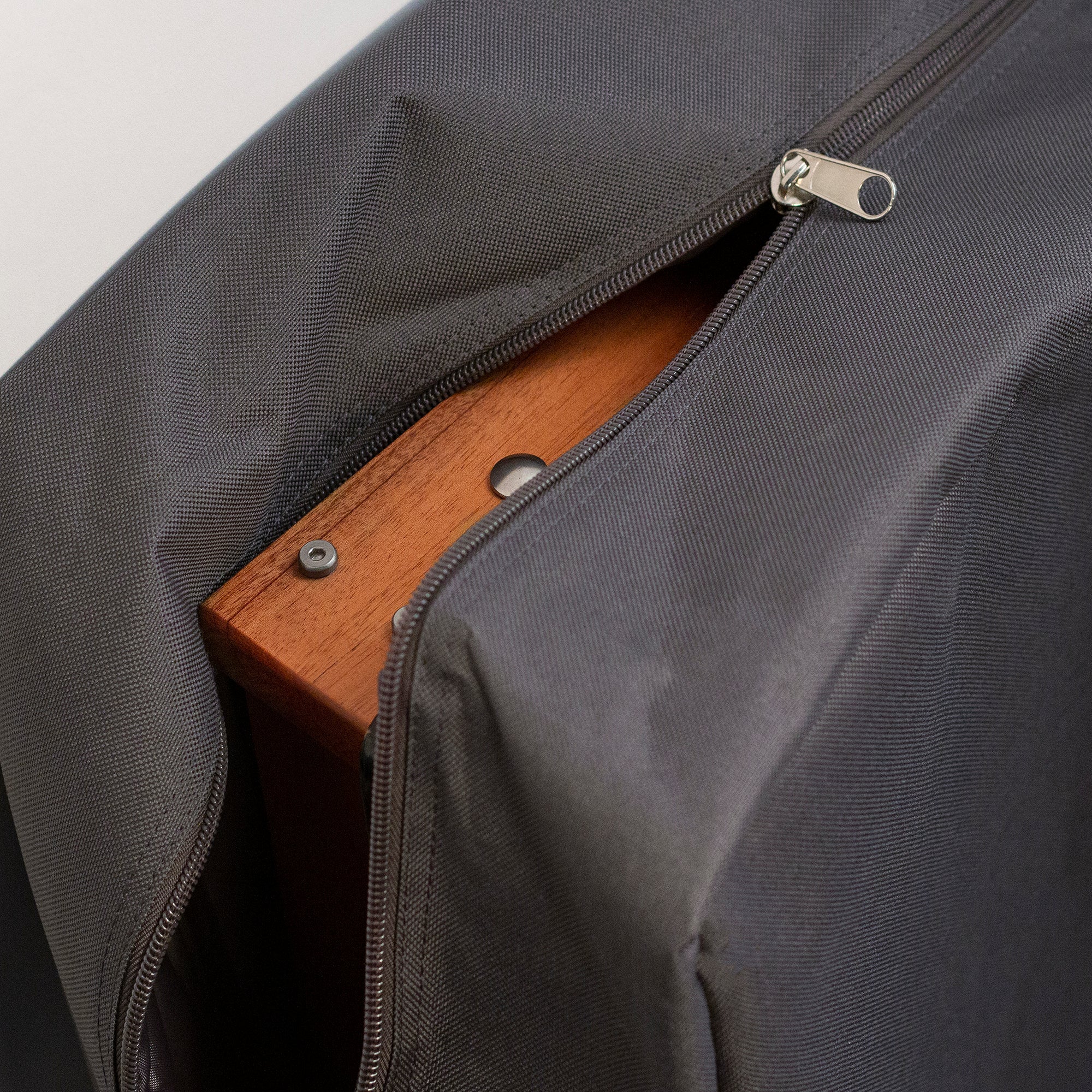 Elakai Commuter Cornhole Boards Carry Bag | Heirloom Boulevard