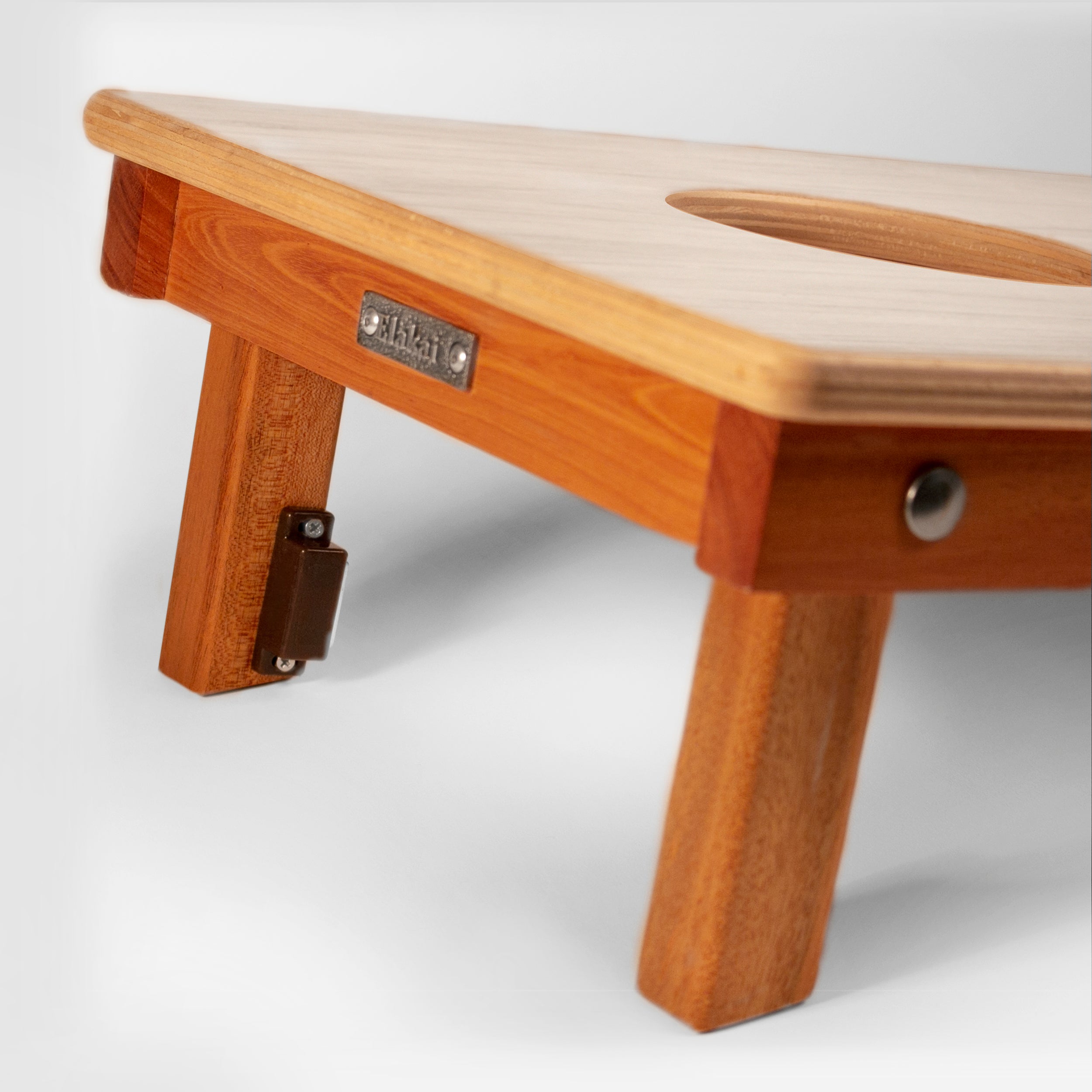 Elakai 1ft x 2ft Silver Chevron Mahogany Pathfinder Cornhole Board Set | Heirloom Boulevard