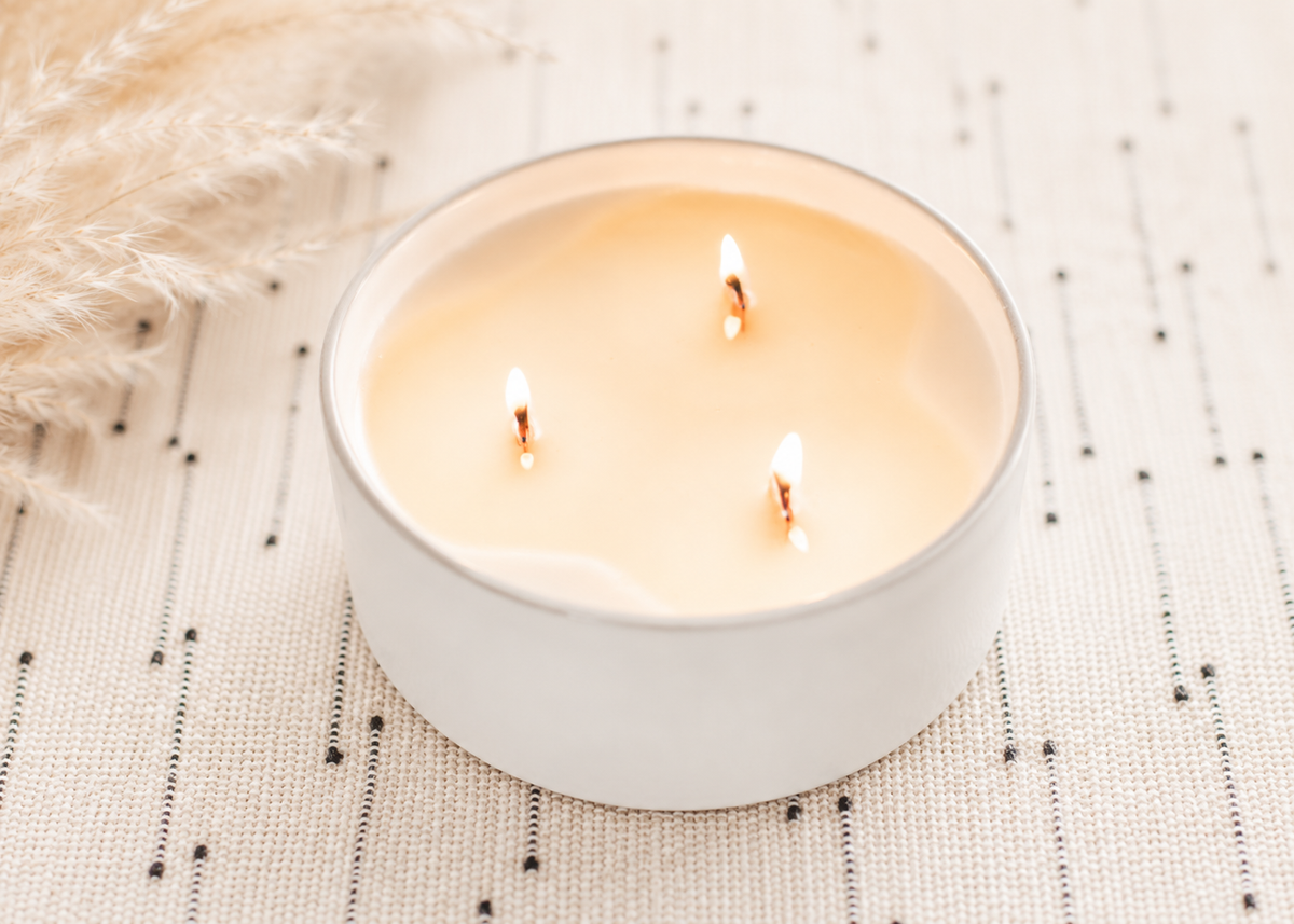 Green Leaves & Apples Soy Wax Candle - 10oz | Heirloom Boulevard