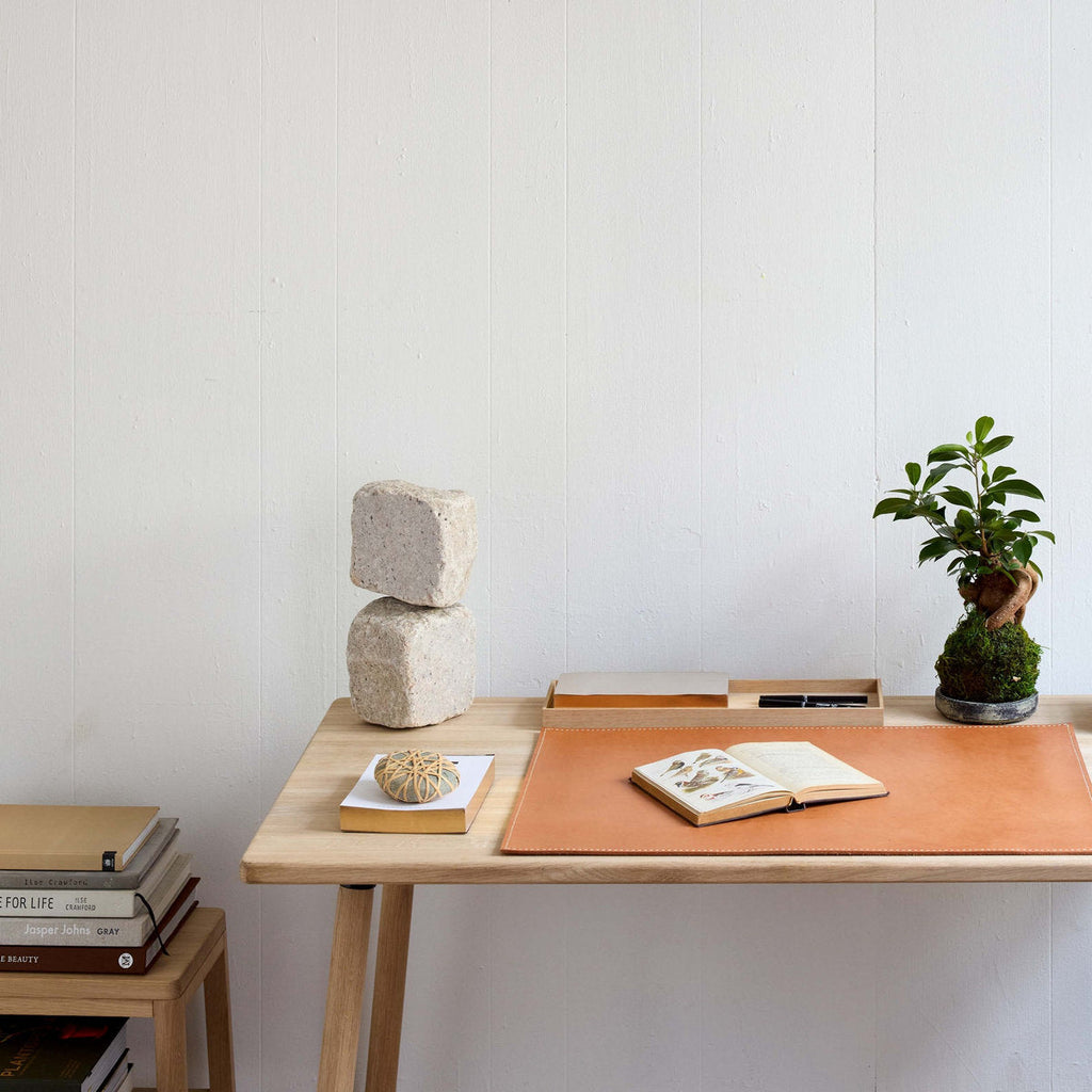 Granite Stand | Heirloom Boulevard