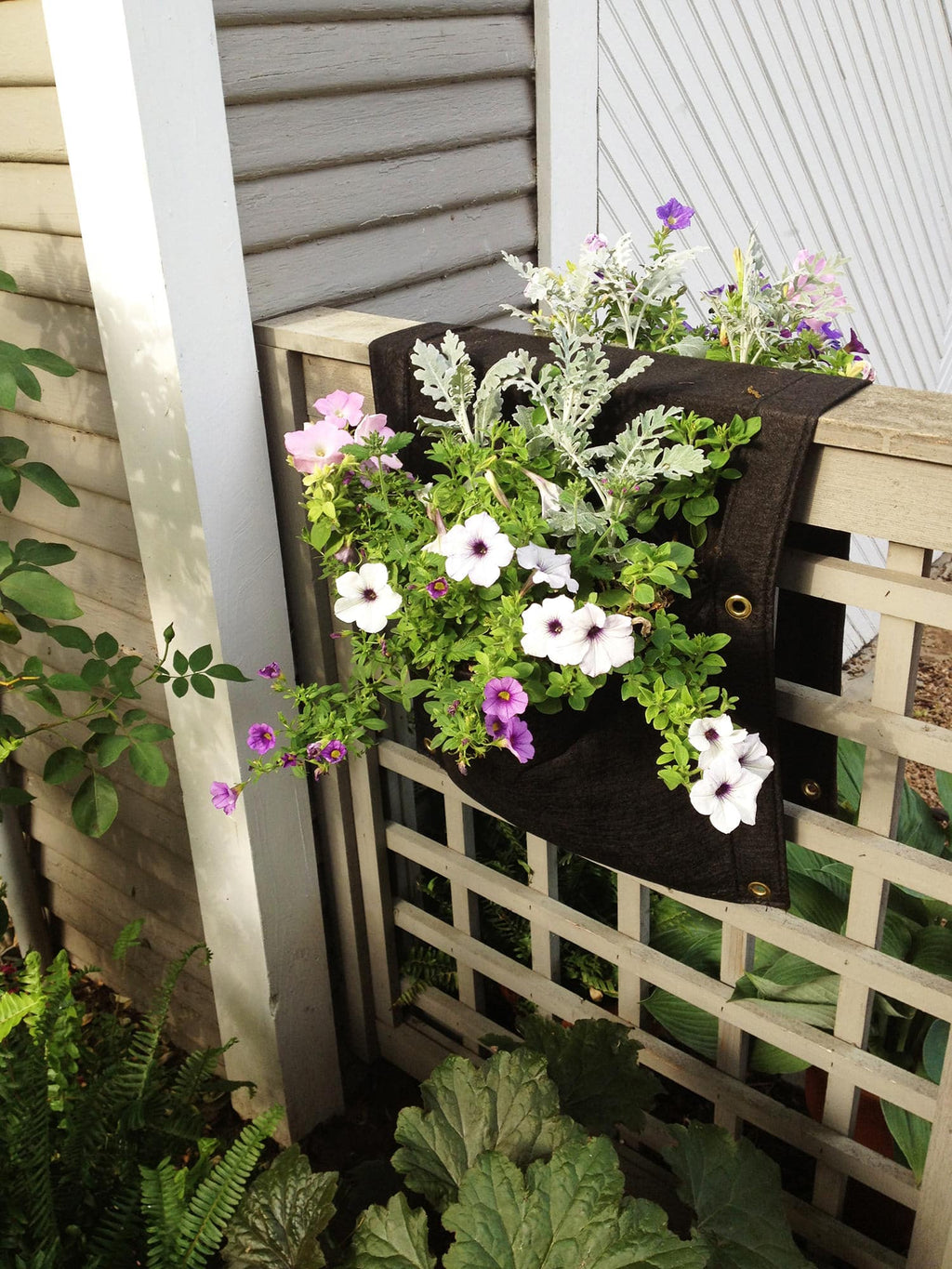 Smart Pot Wall Flower Saddle Planter | Heirloom Boulevard