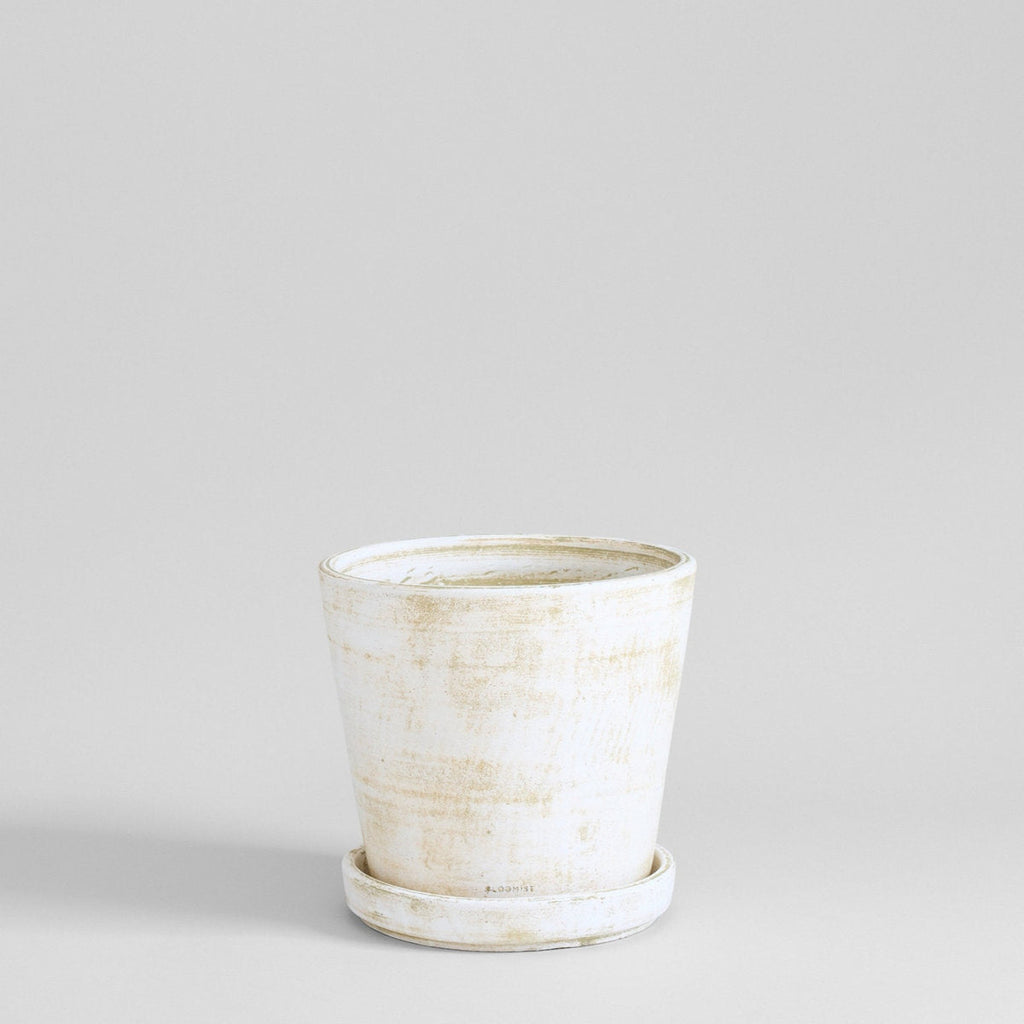 Bloomist Basic Planter, White Patina With Tray | Heirloom Boulevard
