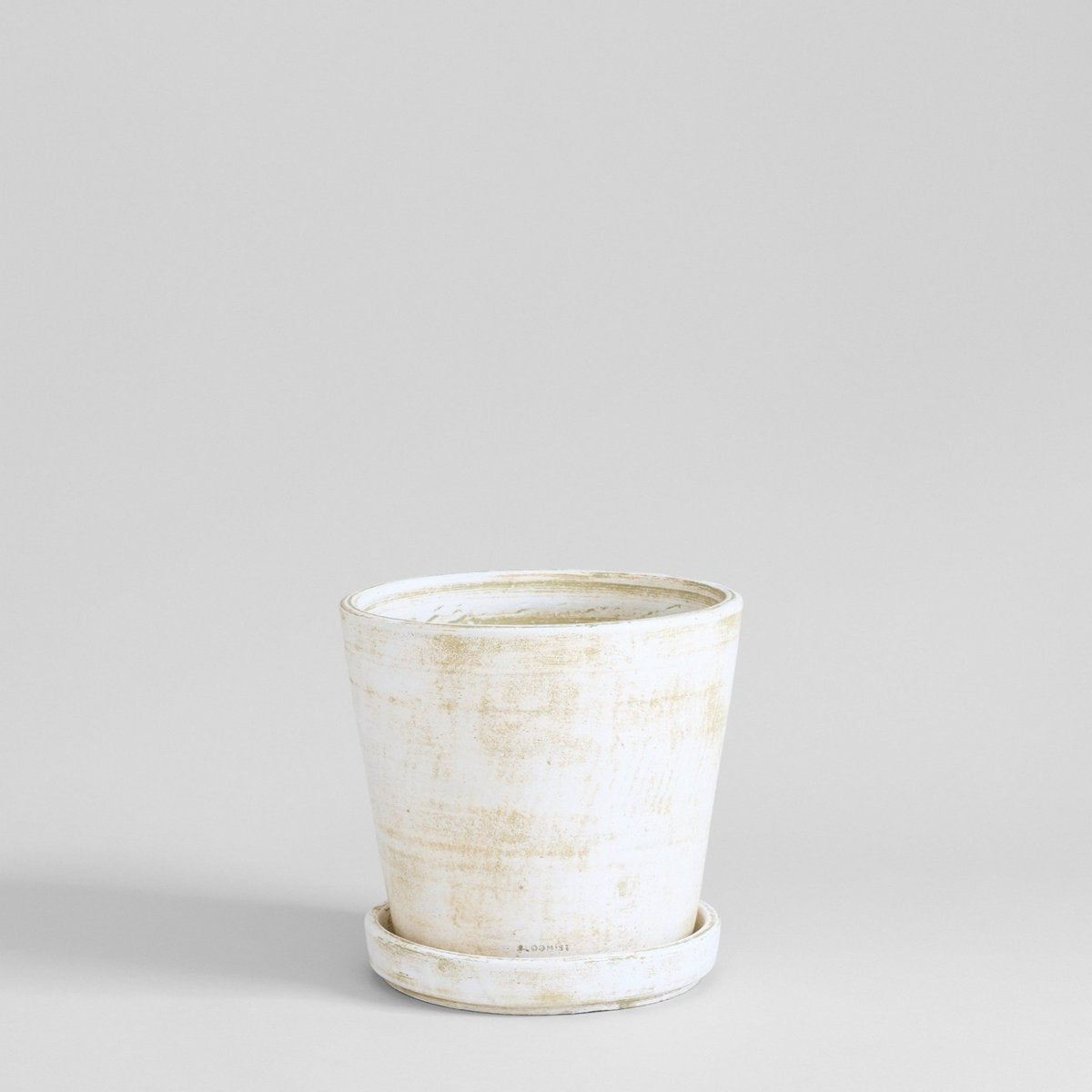 Bloomist Basic Planter, White Patina With Tray | Heirloom Boulevard