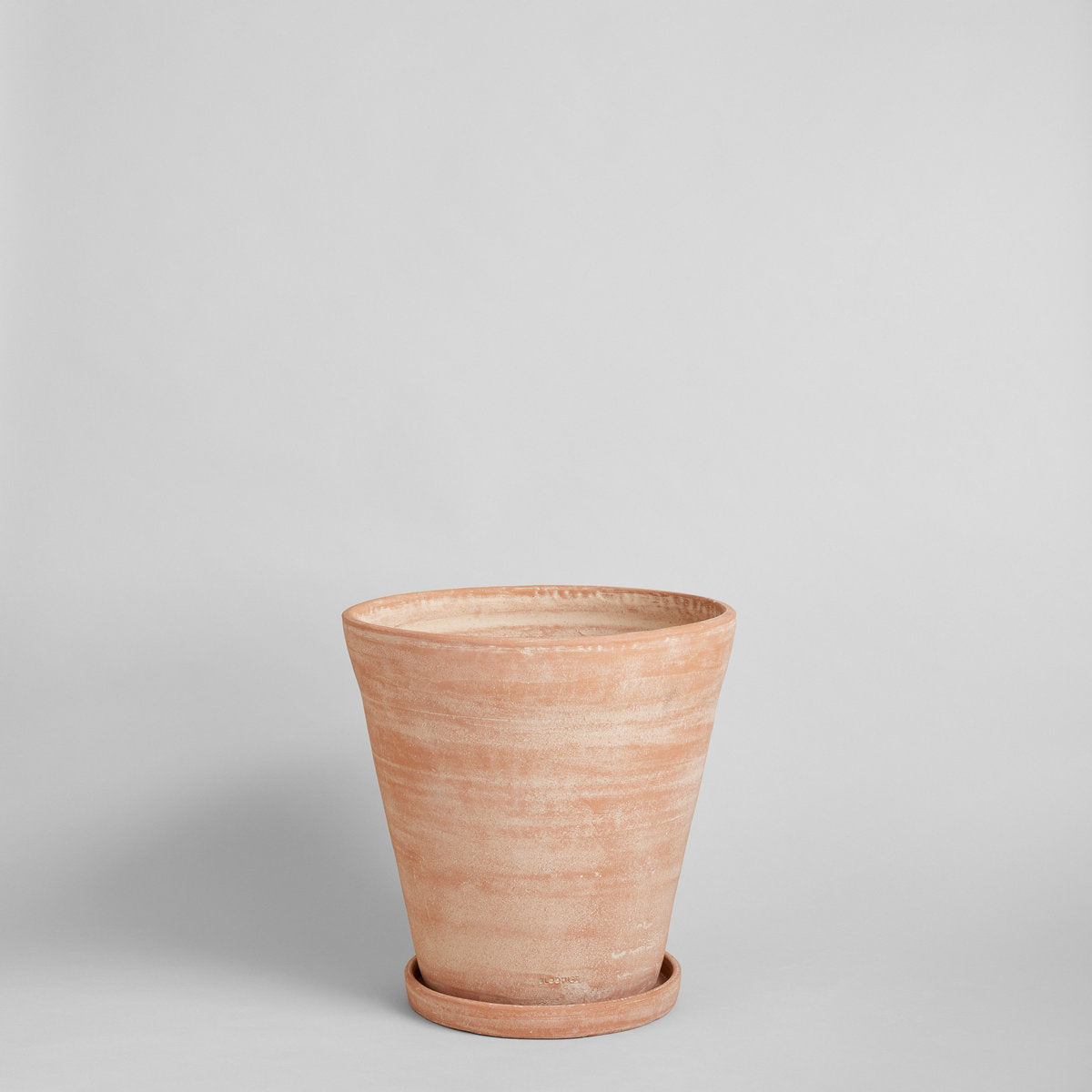 Bloomist Whitewash Terracotta Studio Planter With Tray | Heirloom Boulevard