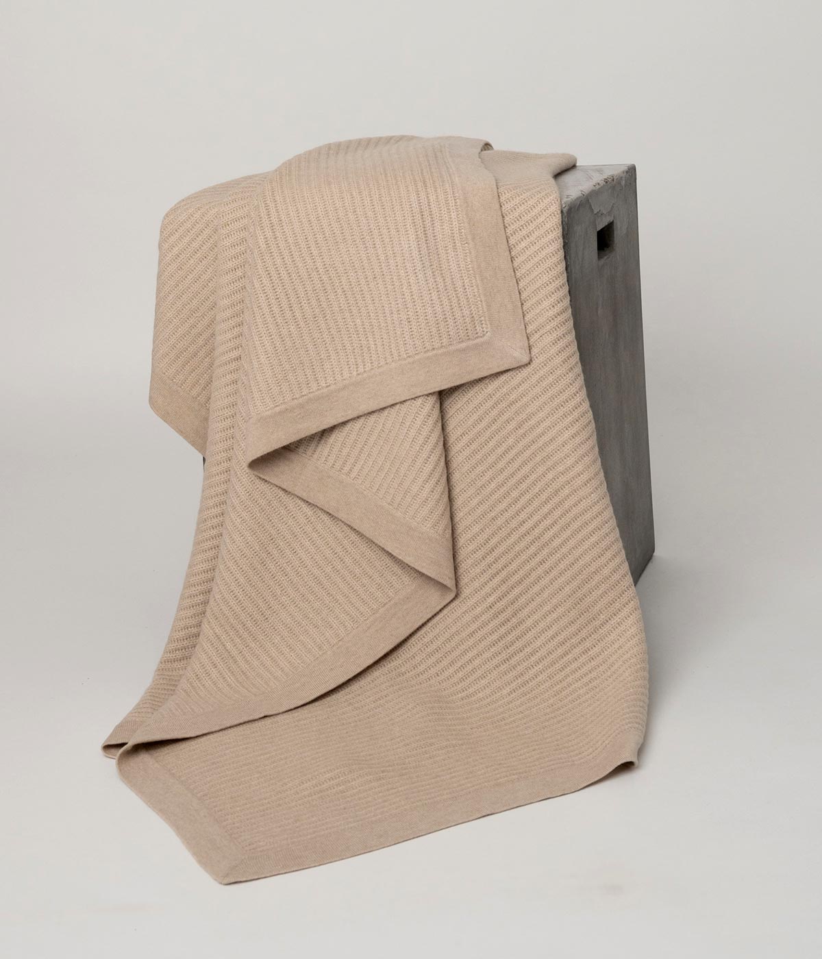 Fisherman's Knit Cashmere Throw | Heirloom Boulevard