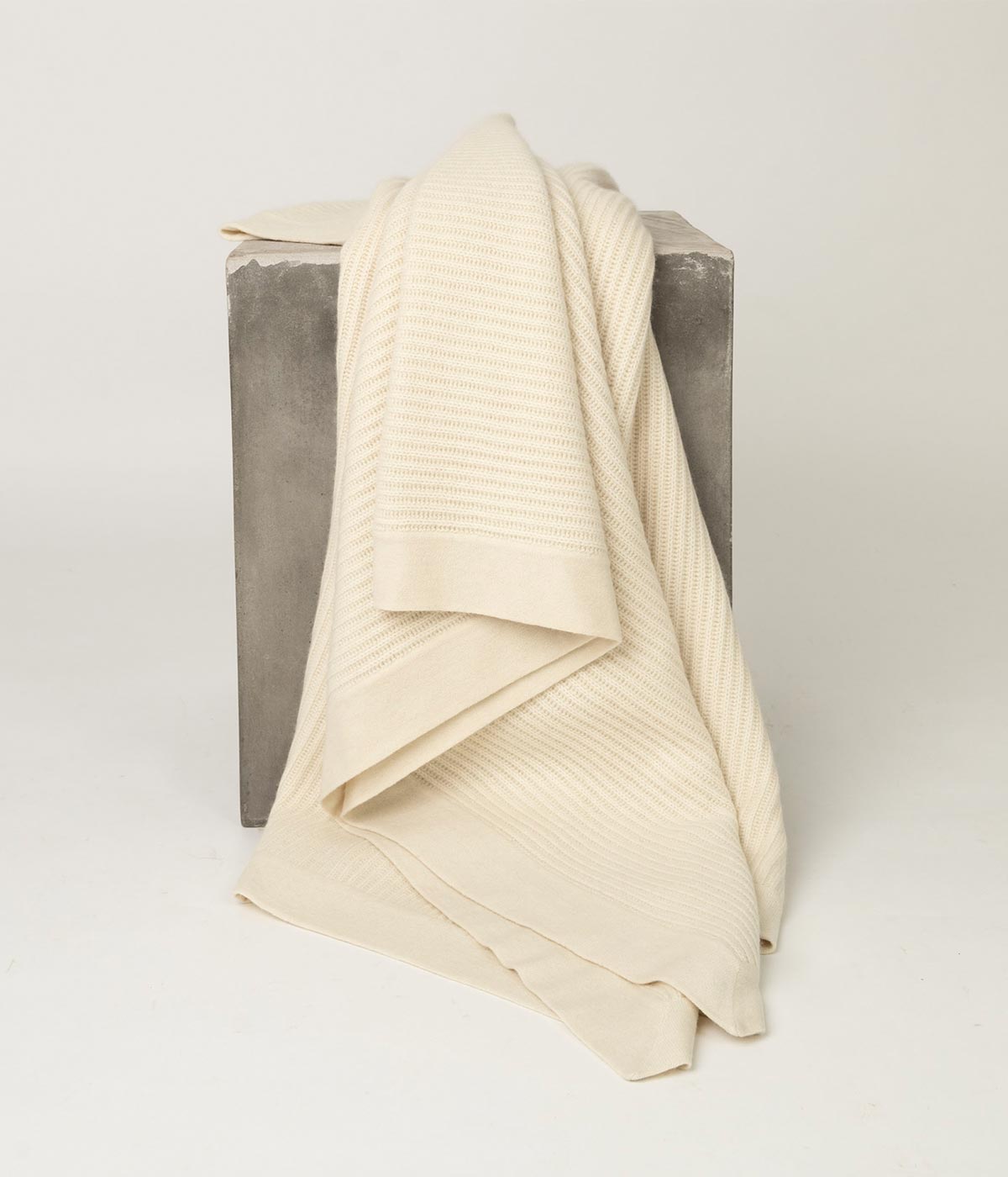 Fisherman's Knit Cashmere Throw Cream | Heirloom Boulevard
