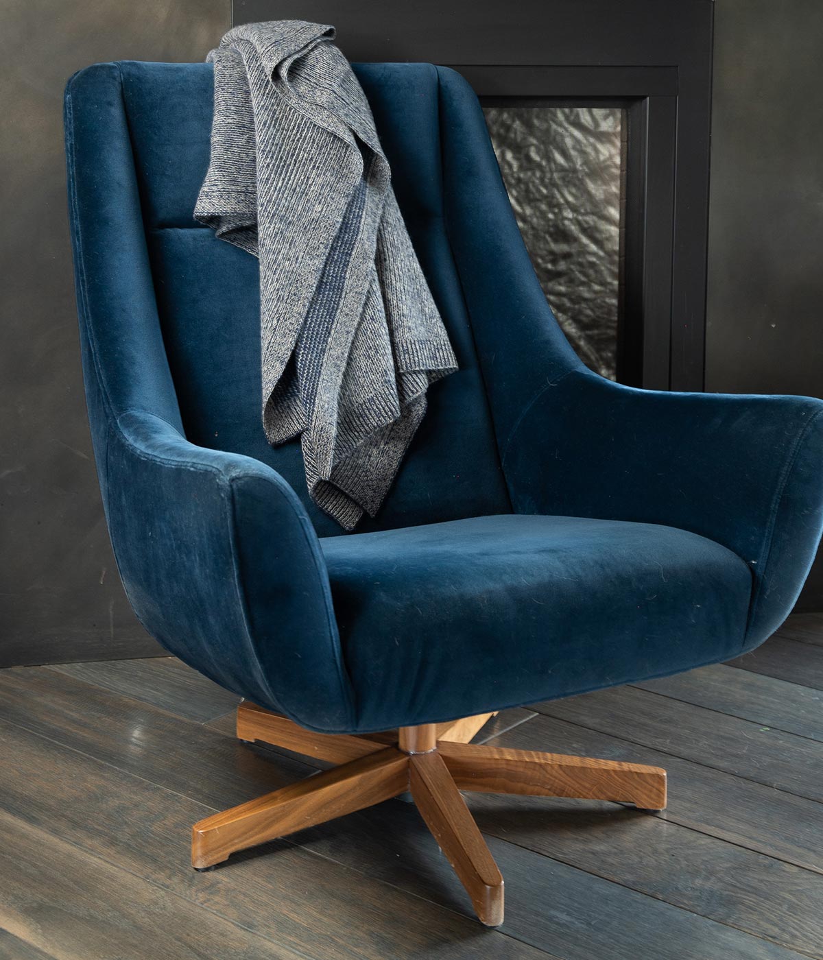 Bloomist Cobalt and Platinum Yak Down Beehive Knit Throw | Heirloom Boulevard