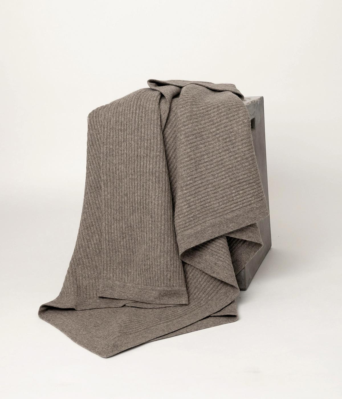 Platinum Yak Down Fisherman's Knit Throw | Heirloom Boulevard