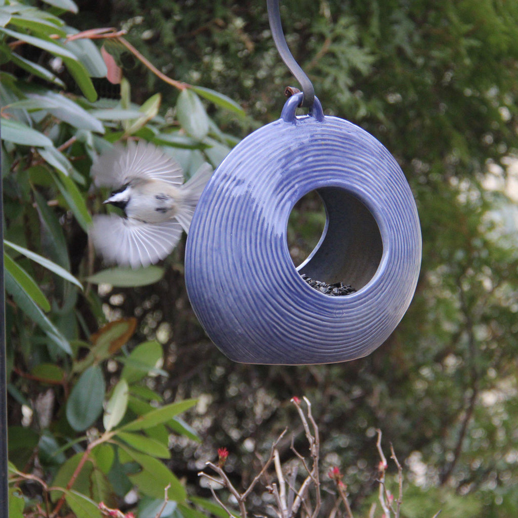 Byer of Maine Circles Fly-Through Feeder
