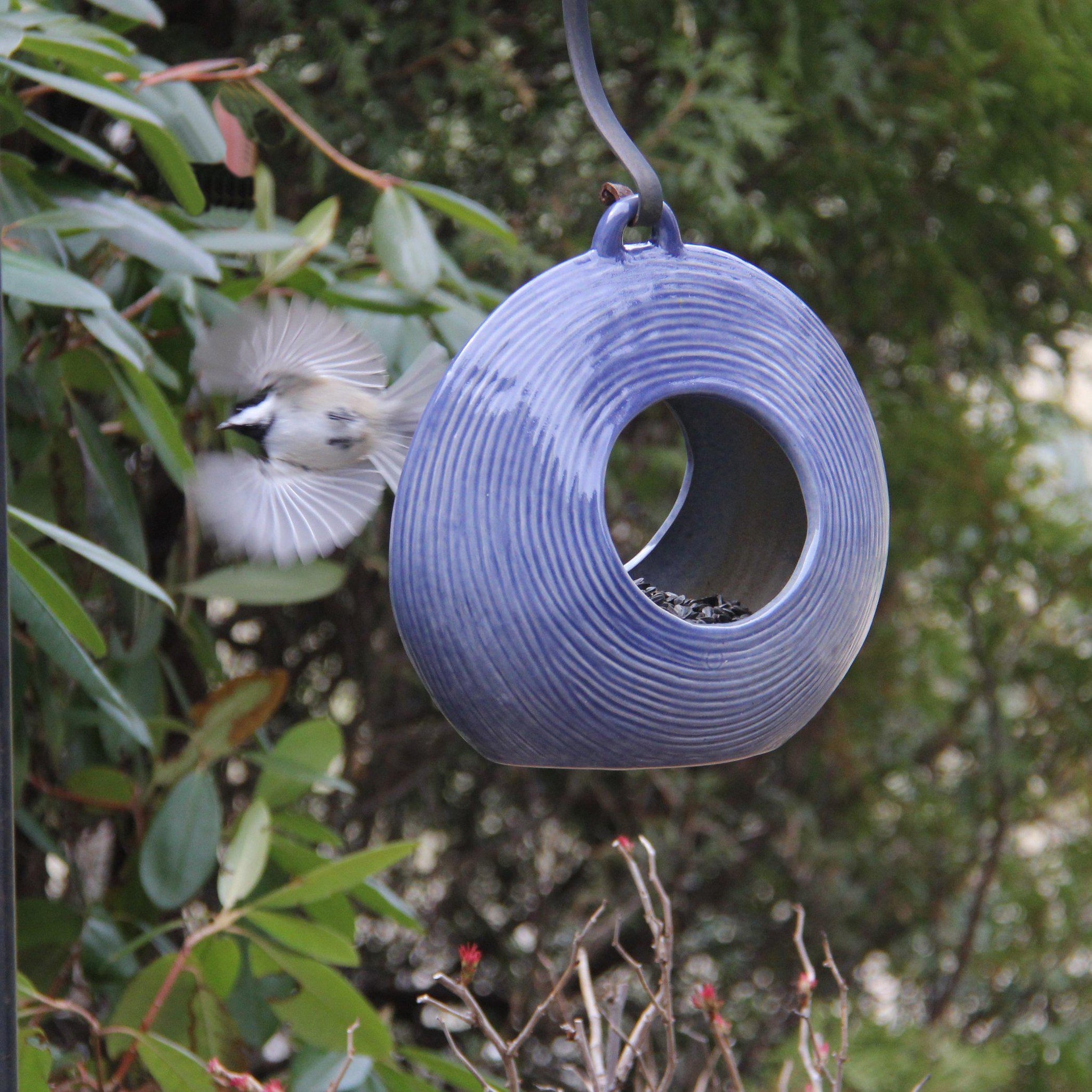 Byer of Maine Circles Fly-Through Feeder