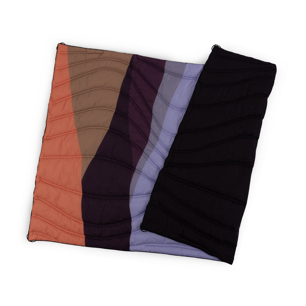 Oniva Aura Outdoor Puffer Blanket | Heirloom Boulevard