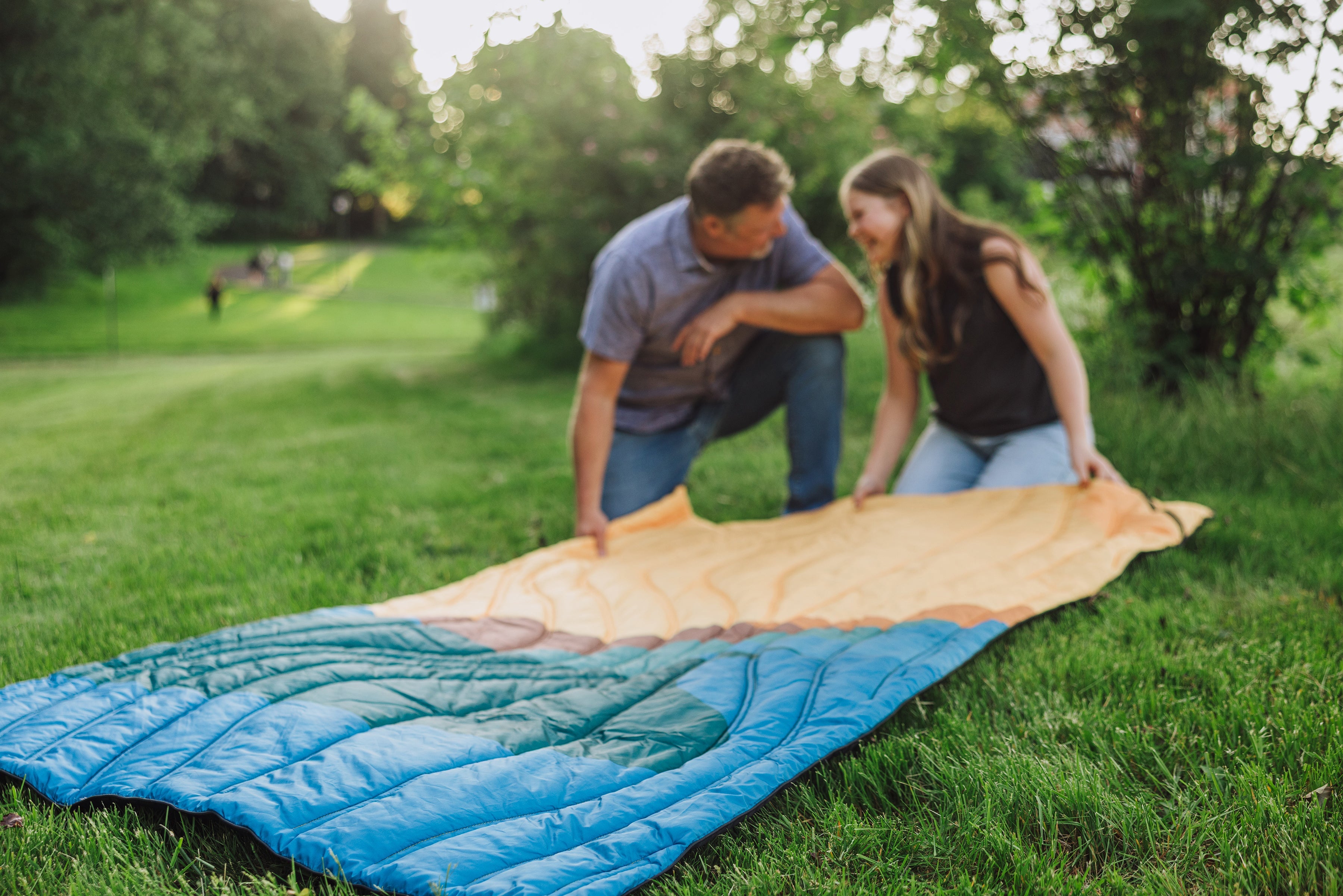 Oniva Aura Outdoor Puffer Blanket | Heirloom Boulevard