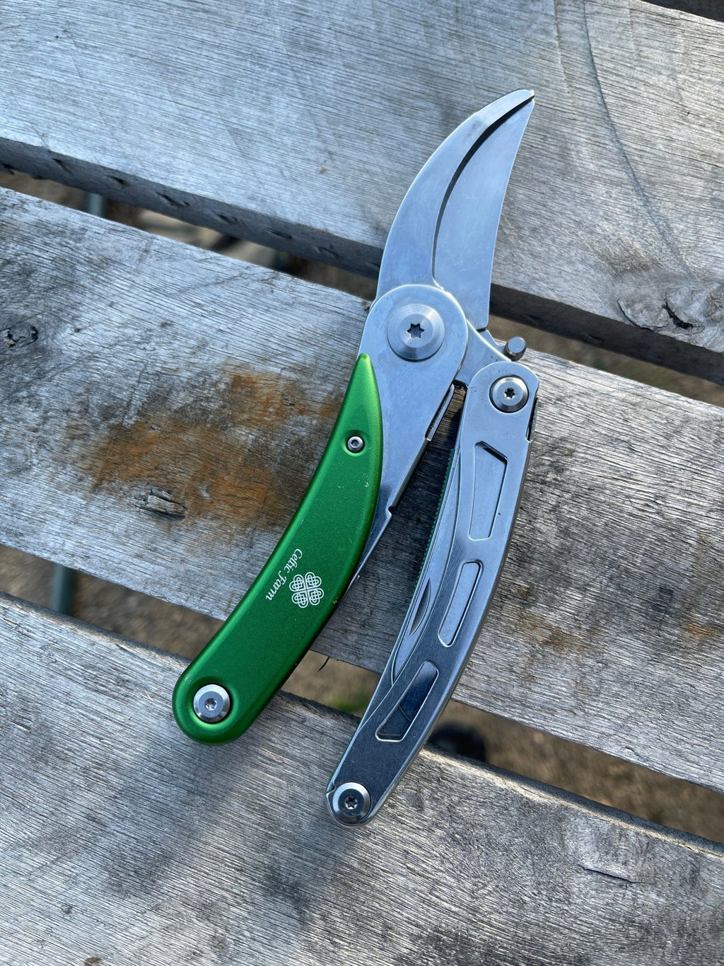 Gardener's Multi-Tool - 4-In-1 Garden Tool (Pruner, Saw, Propagation Knife and Weeder) | Heirloom Boulevard