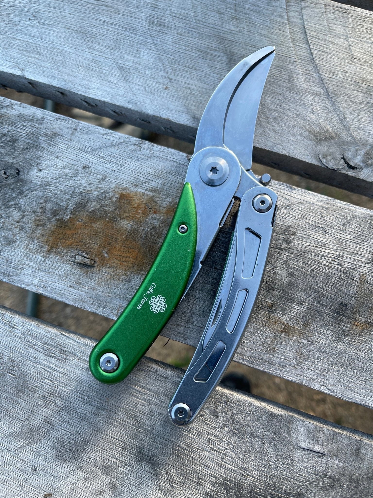 Gardener's Multi-Tool - 4-In-1 Garden Tool (Pruner, Saw, Propagation Knife and Weeder) | Heirloom Boulevard