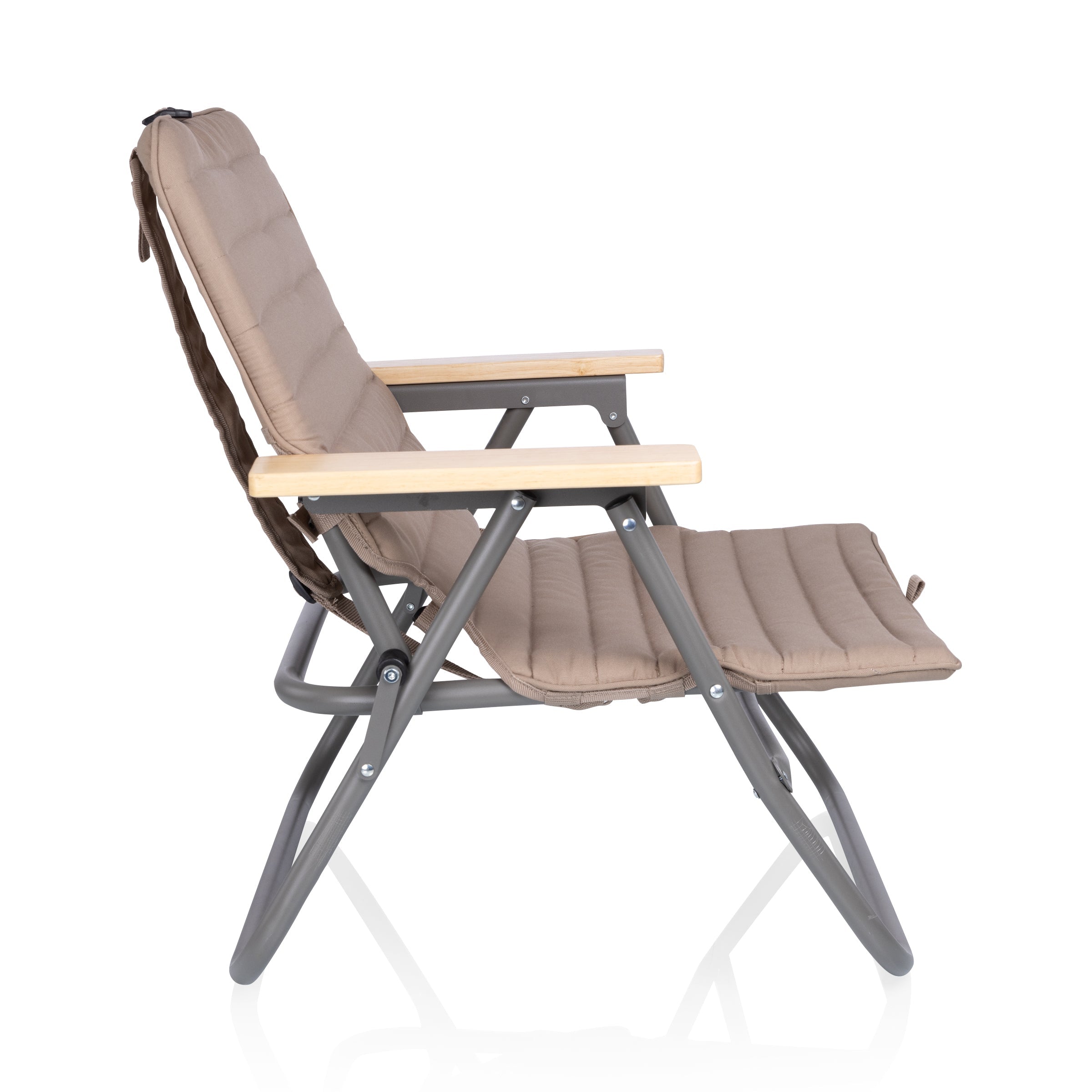 Oniva Descanso Padded Beach Chair | Heirloom Boulevard