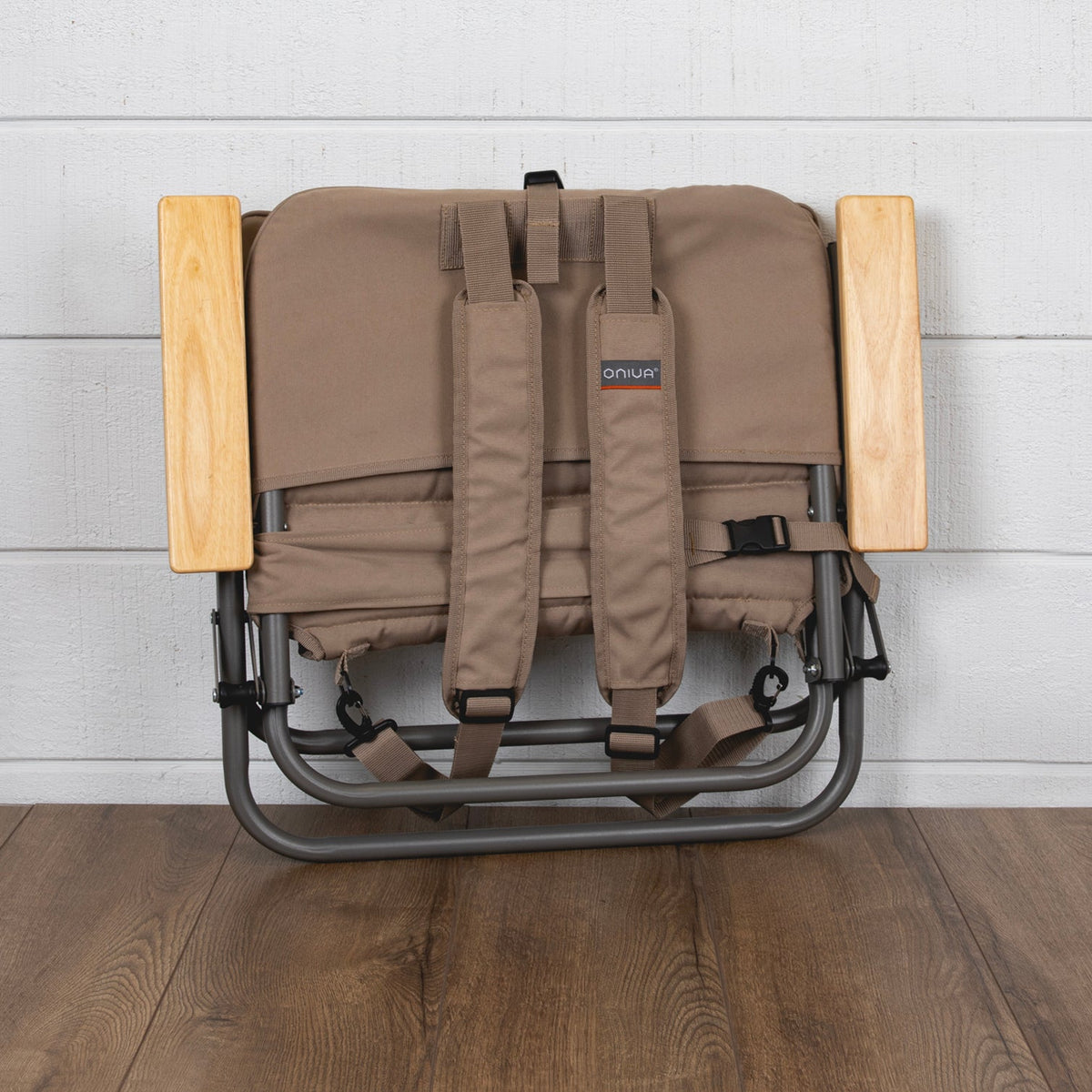 Oniva Descanso Padded Beach Chair | Heirloom Boulevard