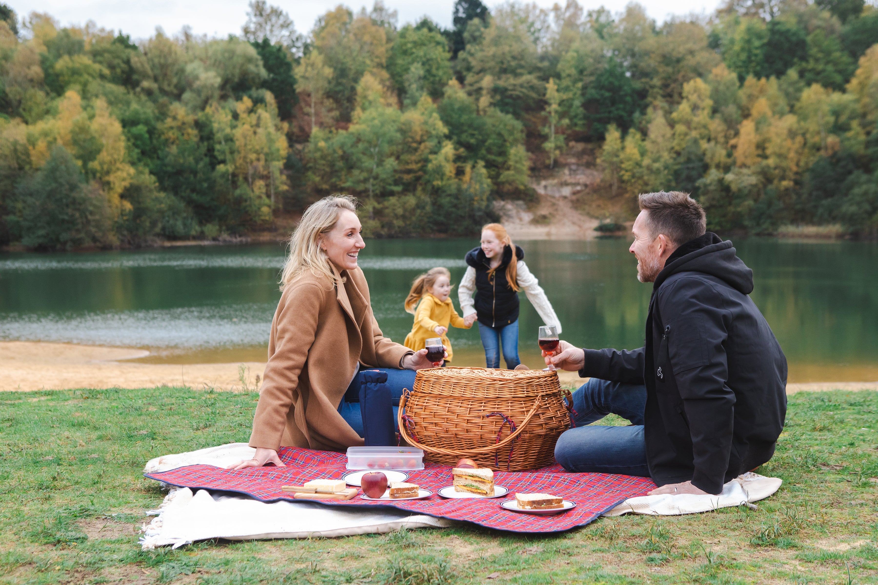 Picnic Time Highlander Picnic Basket | Heirloom Boulevard