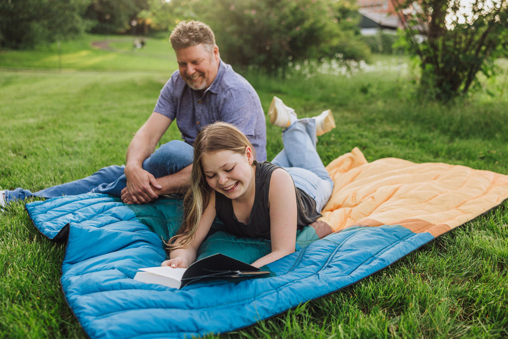 Oniva Aura Outdoor Puffer Blanket | Heirloom Boulevard