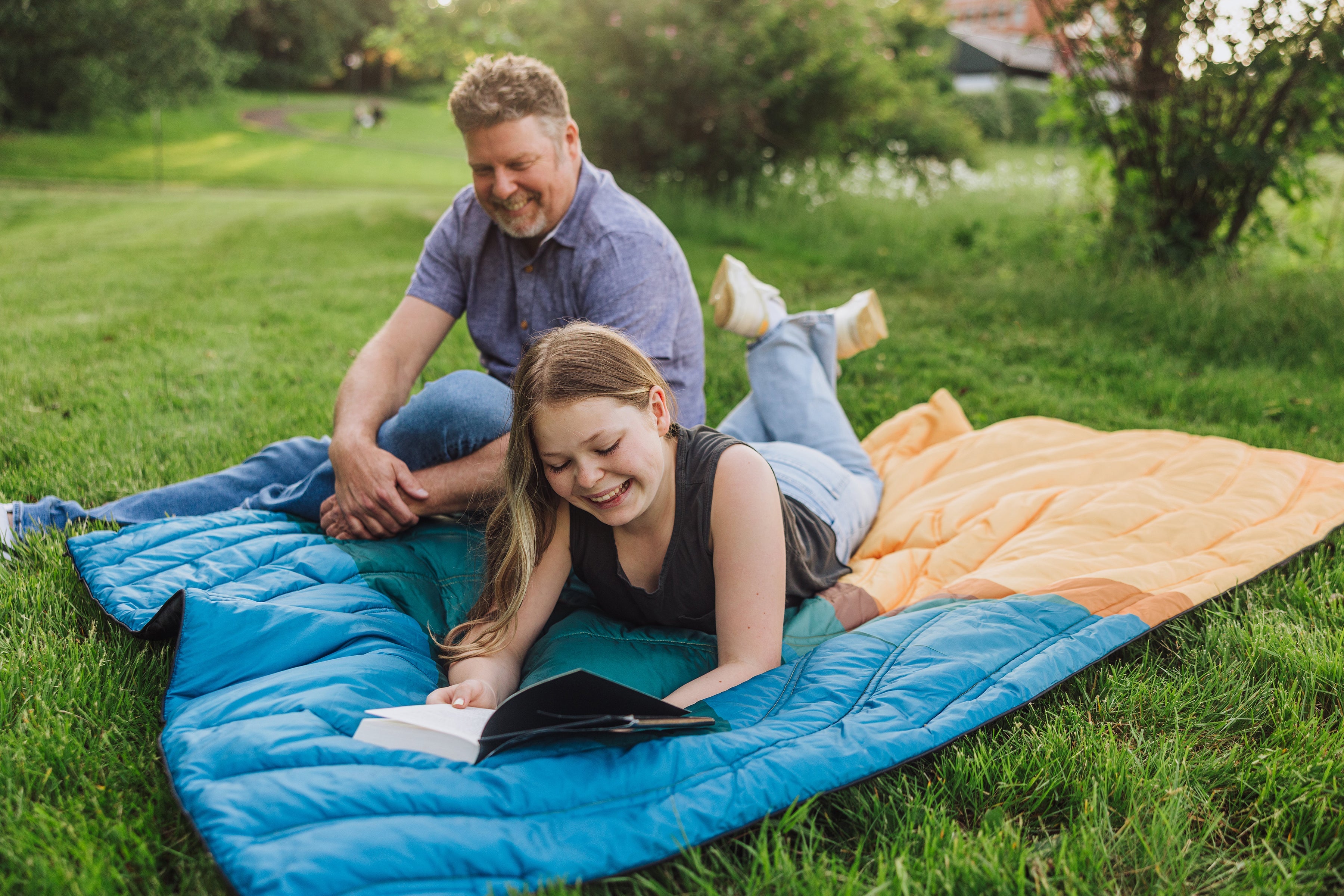 Oniva Aura Outdoor Puffer Blanket | Heirloom Boulevard