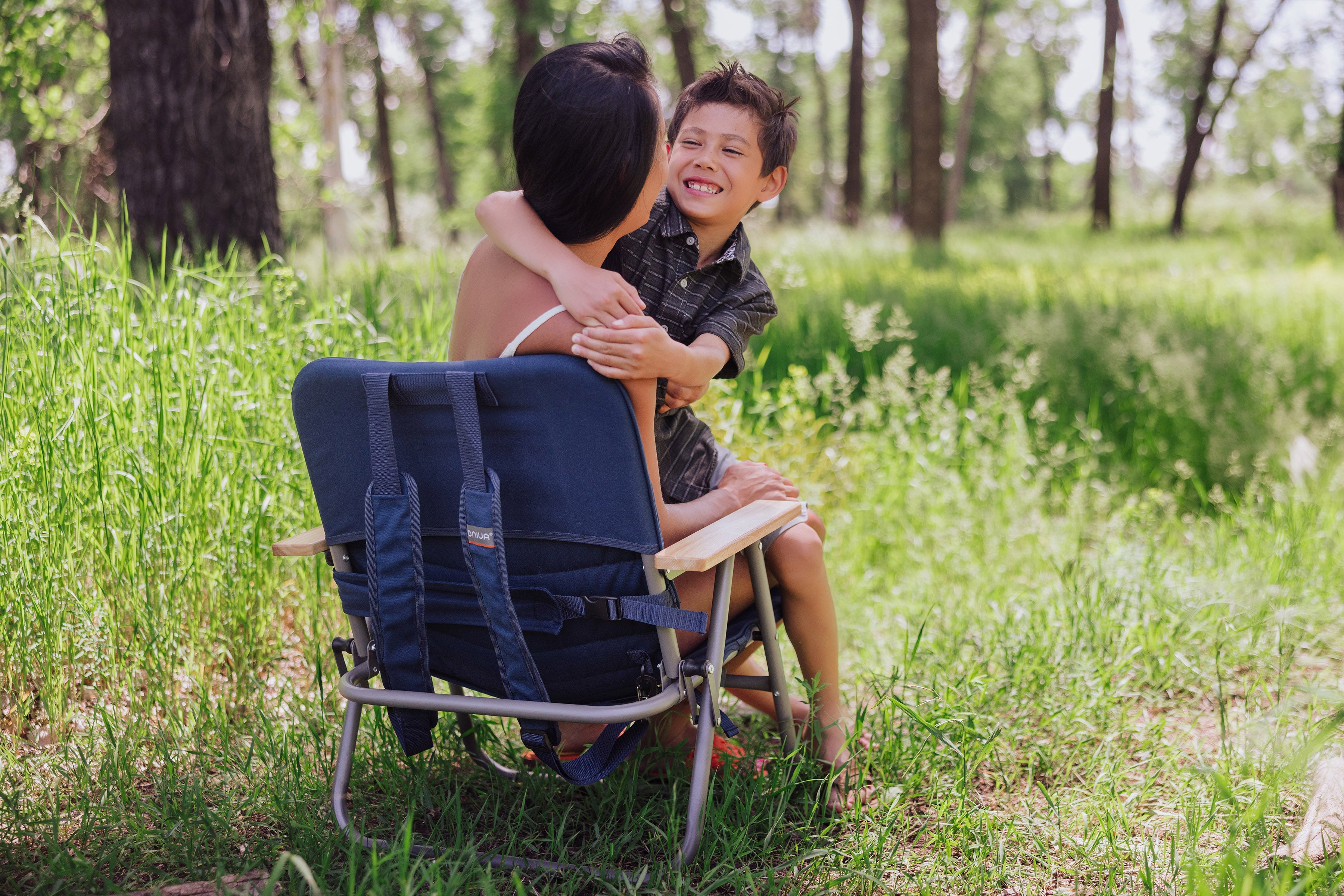 Oniva Descanso Padded Beach Chair | Heirloom Boulevard