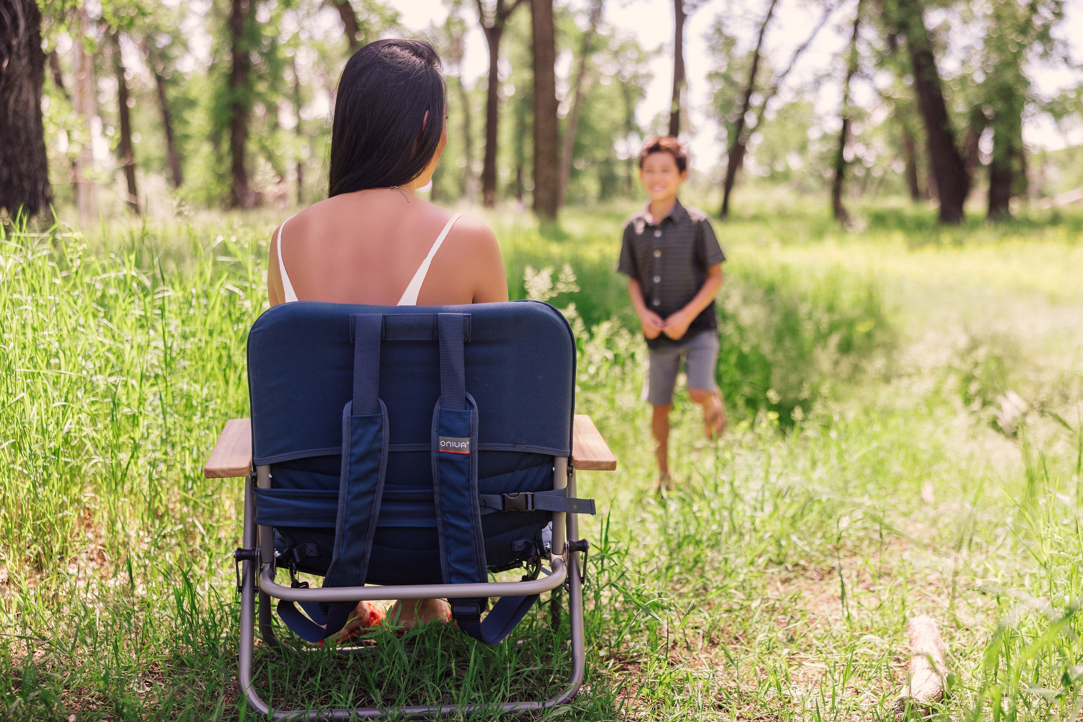 Oniva Descanso Padded Beach Chair | Heirloom Boulevard
